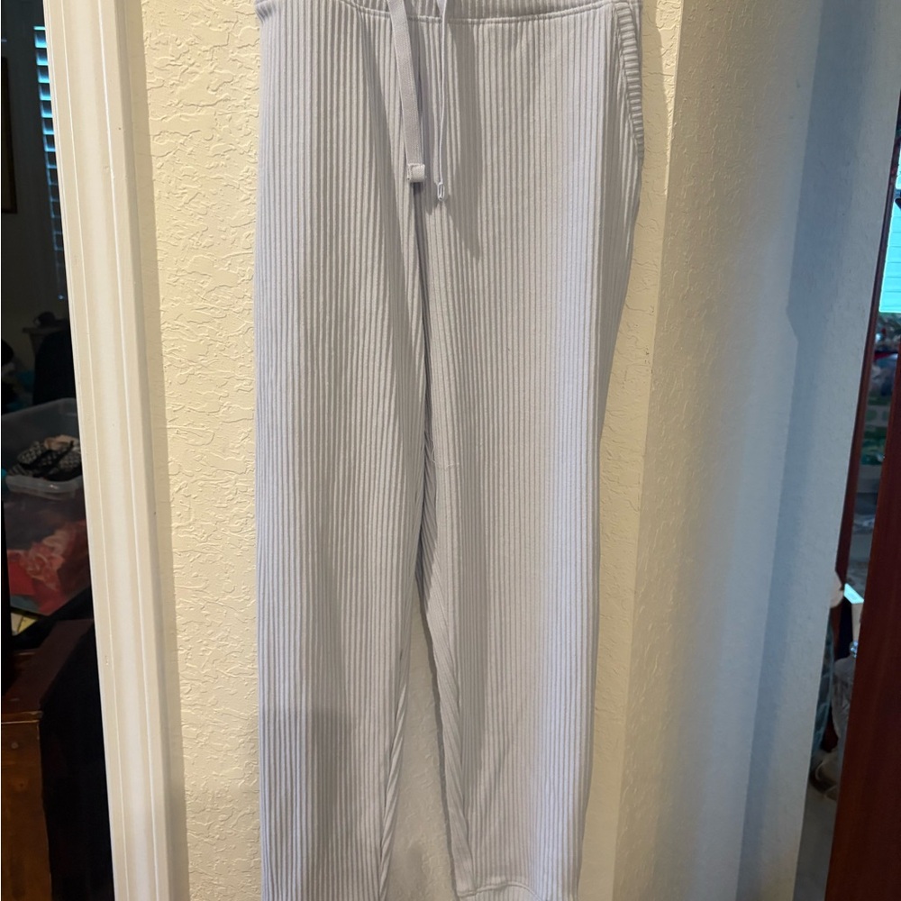 Stylish Ribbed Track Pants in Light Gray - Picture 2 of 5